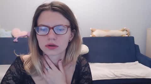 Snapshot of shy_moony chatting on November 10, 2025, 1:54 pm just Alex online show from November 10, 2025, 1:54 pm