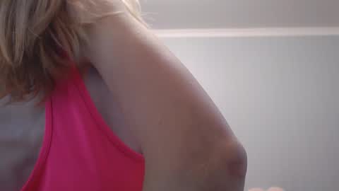 Snapshot of shy_moony chatting on November 14, 2025, 3:00 pm just Alex online show from November 14, 2025, 3:00 pm