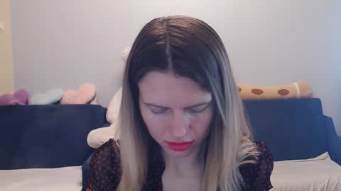 Snapshot of shy_moony chatting on November 28, 2025, 6:21 pm just Alex online show from November 28, 2025, 6:21 pm