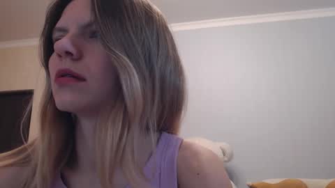 Snapshot of shy_moony chatting on December 13, 2025, 9:53 pm just Alex online show from December 13, 2025, 9:53 pm