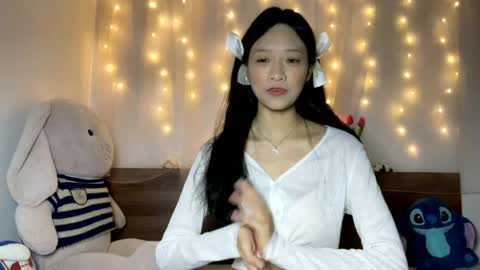 shy_pink_doll online show from May 20, 2026, 2:01 pm