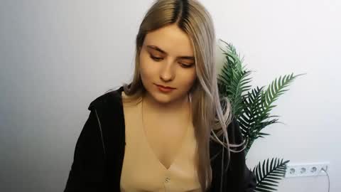 Snapshot of shy_sabrina_ chatting on April 13, 2026, 9:15 am shy_sabrina_ online show from April 13, 2026, 9:15 am