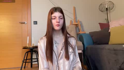 Snapshot of shybella_girl chatting on October 9, 2025, 6:44 am Bella online show from October 9, 2025, 6:44 am