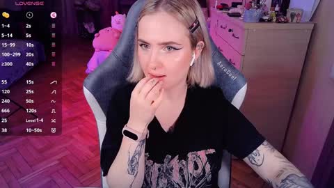 Effie online show from January 24, 2025, 7:39 pm