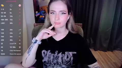 Effie online show from October 18, 2025, 7:36 pm