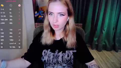 Snapshot of shyfoxxxy chatting on December 22, 2025, 1:52 pm Effie online show from December 22, 2025, 1:52 pm