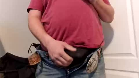 Snapshot of shyguycurious5 chatting on January 6, 2026, 2:54 pm shyguycurious5 online show from January 6, 2026, 2:54 pm