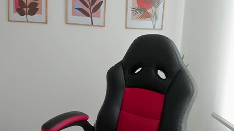 Snapshot of shylittlebunny chatting on December 31, 2024, 2:36 pm shylittlebunny online show from December 31, 2024, 2:36 pm