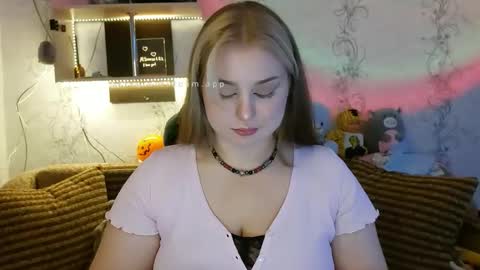 Snapshot of shylove_elina chatting on October 22, 2025, 5:45 pm shylove_elina online show from October 22, 2025, 5:45 pm
