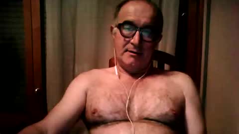 Snapshot of shymmy10 chatting on April 19, 2026, 3:28 am shymmy10 online show from April 19, 2026, 3:28 am