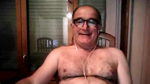 Snapshot of shymmy10 chatting on April 20, 2026, 4:37 am shymmy10 online show from April 20, 2026, 4:37 am