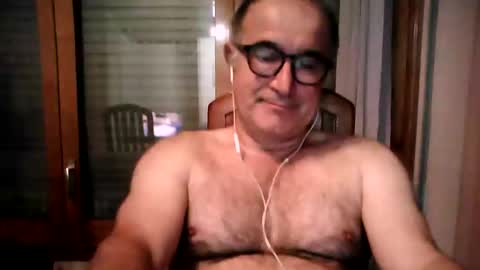 Snapshot of shymmy10 chatting on April 27, 2026, 4:32 am shymmy10 online show from April 27, 2026, 4:32 am