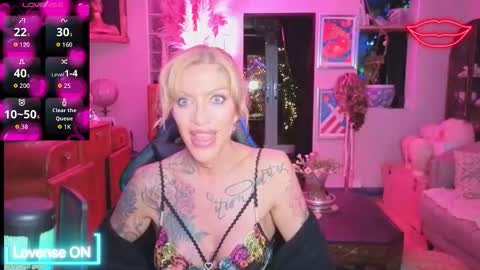 Snapshot of shytrans_uk chatting on April 18, 2026, 11:38 pm shytrans_uk online show from April 18, 2026, 11:38 pm
