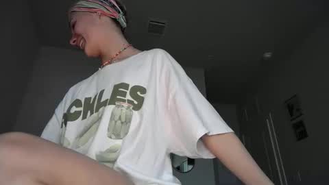 shypetitebaby online show from November 17, 2025, 4:35 pm