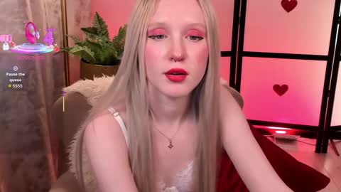 Snapshot of sia_hart chatting on February 11, 2026, 6:13 pm Sia online show from February 11, 2026, 6:13 pm