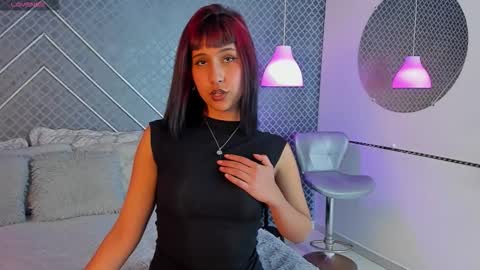 Snapshot of sia_roose chatting on November 12, 2025, 7:35 pm Sia online show from November 12, 2025, 7:35 pm