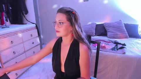 Snapshot of siamilff chatting on November 4, 2025, 1:27 am SIa  online show from November 4, 2025, 1:27 am