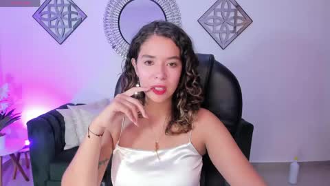 Snapshot of sienna_luxor chatting on May 1, 2026, 10:42 am siiena online show from May 1, 2026, 10:42 am
