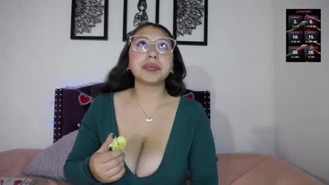 Sienna online show from March 5, 2026, 12:12 pm