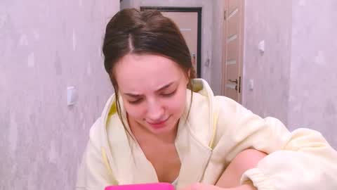 Sienna Mia online show from May 15, 2026, 3:30 pm