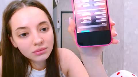 Sienna Mia online show from May 16, 2026, 6:28 pm