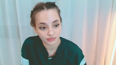 Sienna Mia online show from May 27, 2026, 4:37 pm