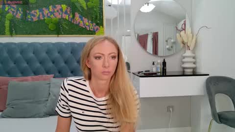 Snapshot of siennapierce chatting on September 14, 2025, 4:11 am Sienna online show from September 14, 2025, 4:11 am