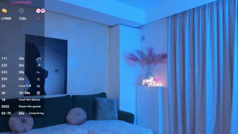 Snapshot of siennastarrr chatting on October 24, 2025, 6:26 pm Sienna online show from October 24, 2025, 6:26 pm