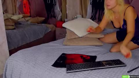 SilasCollins online show from October 19, 2025, 10:05 am