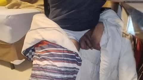 Snapshot of silencedude chatting on December 23, 2025, 4:10 am Tsuki online show from December 23, 2025, 4:10 am