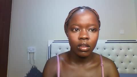 Snapshot of silent_carry chatting on January 18, 2026, 5:55 am silent carry online show from January 18, 2026, 5:55 am