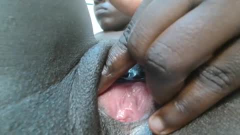 Snapshot of silent_carry chatting on February 7, 2026, 8:40 am silent carry online show from February 7, 2026, 8:40 am