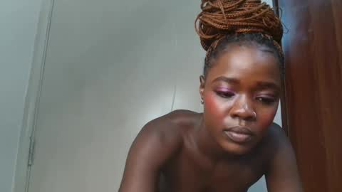 Snapshot of silent_carry chatting on February 14, 2026, 9:06 am silent carry online show from February 14, 2026, 9:06 am