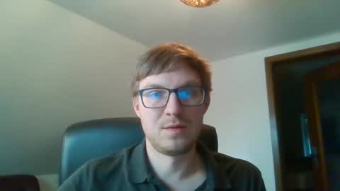 Snapshot of silent_control93 chatting on January 15, 2025, 1:20 pm silent_control93 online show from January 15, 2025, 1:20 pm