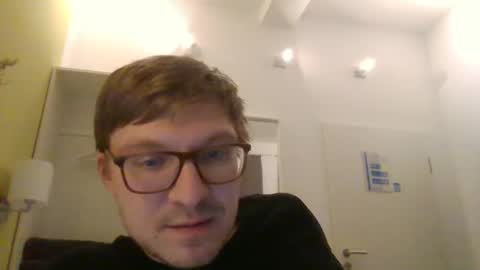 Snapshot of silent_control93 chatting on January 25, 2025, 8:21 pm silent_control93 online show from January 25, 2025, 8:21 pm