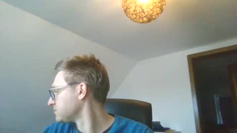 Snapshot of silent_control93 chatting on November 27, 2025, 8:49 am silent_control93 online show from November 27, 2025, 8:49 am