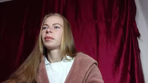 JULIANA online show from April 4, 2026, 8:06 pm