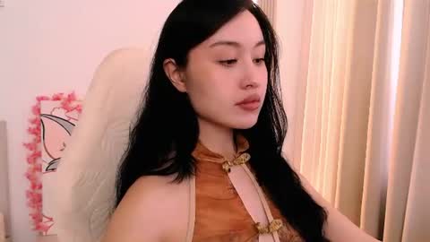 silk_ann online show from June 12, 2026, 7:18 am