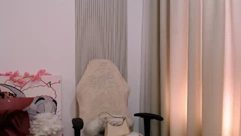 silk_ann online show from July 10, 2026, 8:18 am