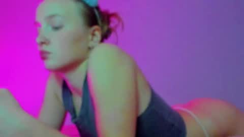 Mila online show from October 10, 2025, 9:03 pm