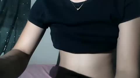 Snapshot of silkykitten_ chatting on February 8, 2026, 2:15 am silkykitten_ online show from February 8, 2026, 2:15 am