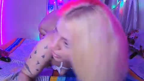 Snapshot of silla733914 chatting on May 2, 2026, 9:42 pm Elektra chair online show from May 2, 2026, 9:42 pm
