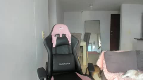 Snapshot of silvana_rodriguez_ chatting on November 4, 2025, 12:59 pm Silvana online show from November 4, 2025, 12:59 pm