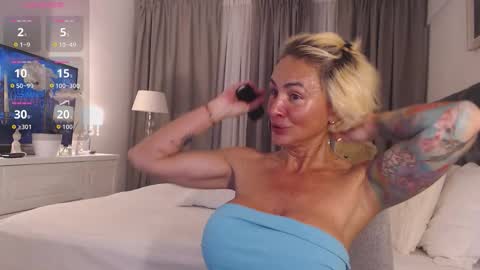 Snapshot of silver_miss chatting on February 2, 2026, 5:44 pm Silver ok online show from February 2, 2026, 5:44 pm