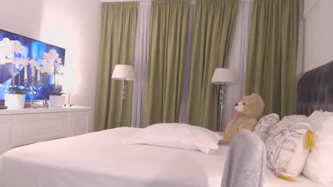 Snapshot of silver_miss chatting on February 25, 2026, 6:06 pm Silver ok online show from February 25, 2026, 6:06 pm