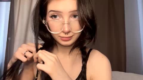 Snapshot of silverflower_ chatting on February 17, 2026, 8:11 am Riya online show from February 17, 2026, 8:11 am