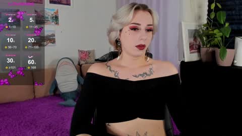 Snapshot of silverfoxxxxy chatting on December 19, 2024, 8:23 am Maksi online show from December 19, 2024, 8:23 am