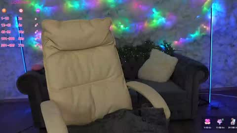 Snapshot of silverrmoon chatting on January 20, 2025, 7:04 am Kristina Kris online show from January 20, 2025, 7:04 am