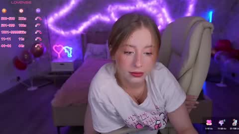 Snapshot of silverrmoon chatting on February 19, 2025, 2:12 am Kristina Kris online show from February 19, 2025, 2:12 am