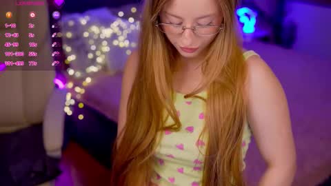 Snapshot of silverrmoon chatting on November 15, 2025, 2:46 pm Kristina Kris online show from November 15, 2025, 2:46 pm